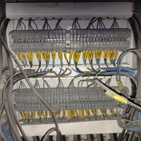 برقکار ساختمان و صنعتی و لوله کشی آب ساختمان