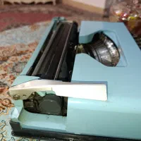 دستگاه تایپ قدیمی|کلکسیون اشیاء عتیقه|شوشتر, |دیوار