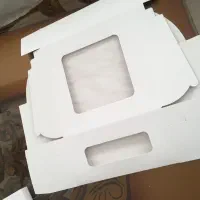 تعدادی جعبه فانتزی شیرینی