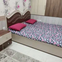 دو تخت به همراه پاتختی|تخت و سرویس خواب|کاشمر, |دیوار