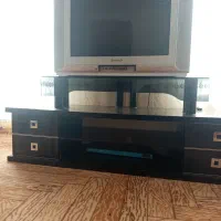 تلویزیون ومیز تلویزیون