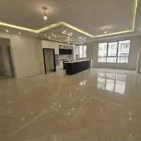 ۹۰ متر _ سالن سرتاسر پرده خور_ غرق نور