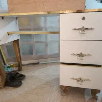 صندلی اصلاح و میز ناخن