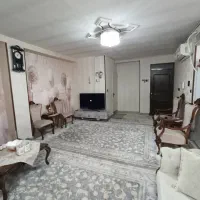 تک خواب رو به نما با نور خوب لوکیشن بر خیابان