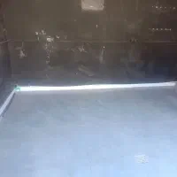 مغازه داخل کوچه پر تردد