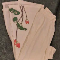 یک عدد شلوار خارجی نونو تگ دار