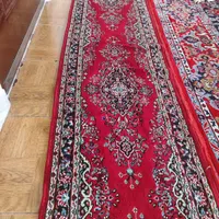 کنار فرش لاکی