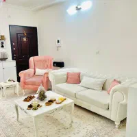 مبلمان طرح چستر سفید صورتی