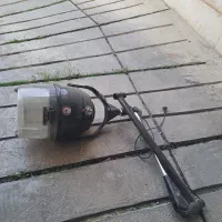 یک چفت سشوار کلاهی دیواری سالم و محکم