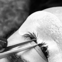 اکستنشن مژه+کاشت موقت مژه+فیشیال پوست