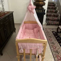 تخت کنار مادر برند لوبا آلمان
