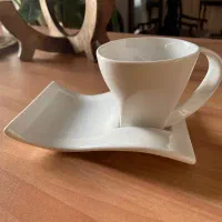 فنجان و بیسکوییت خوری