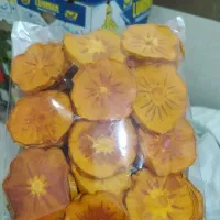 استخدام نیرو کار خانم در کارگاه میوه خشک