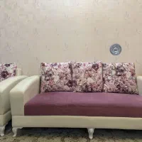 مبل راحتی کاملا سالم و تمیز