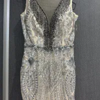 لباس مجلسی|لباس|ری, دولت‌آباد|دیوار