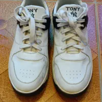 کفش|کیف، کفش، کمربند|شاهین دژ, |دیوار