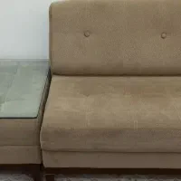 مبل راحتی ۷ نفره به همراه جلو مبلی و دو عدد عسلی