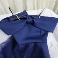 لباس مجلسی|لباس|تهران, قیام|دیوار