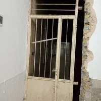 درب ورودی سالن