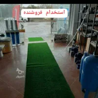نیازمند فروشنده زن