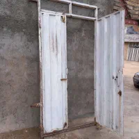 درب حیاط، وپنجره