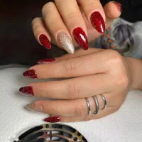 ناخن با متریال عالی و قیمتهای مناسب