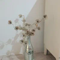 گلدان و گل