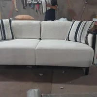 خیاط ماهر مبل راحتی
