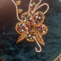 منجق وکریستال دوزی