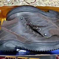 کفش ایمنی|کیف، کفش، کمربند|آبپخش, |دیوار