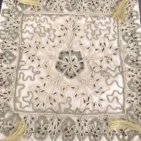 کوسن سلطنتی کار دست منجوق دوزی|صنایع دستی و سایر لوازم تزئینی|اصفهان, کوی امیریه|دیوار