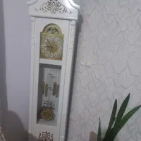ساعت قدی تمیز بدون خط خش