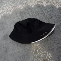 کلاه دخترونه و لباس سربازی