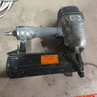 میخ کوب بادی