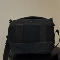 کیف دوربین|دوربین عکاسی و فیلمبرداری|اصفهان, باغ زرشک|دیوار