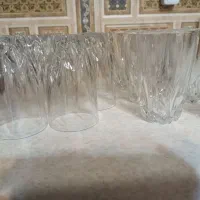 تعدادی لیوان درحدنونو.قندون درحدنو