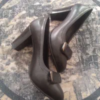 کفش سایز ۳۸ و۳۷