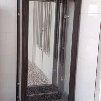 ویترین و میز تلویزیون تمیز