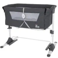 تخت نوزاد کنار تخت مادر