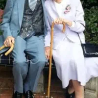 مراقب سالمند پوشکی شبانه روزی