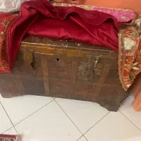 فروش فوری صندوقچه قدیمی ۱۵۰ ساله به علت تخلیه منزل