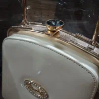 کیف ورنی مشکی،کیف ورنی کرم|کیف، کفش، کمربند|قم, چهل درخت|دیوار