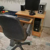 میز کامپیوتر همراه صندلی کامپیوتر