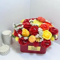 انواع باکس گل شمع به سفارش شما