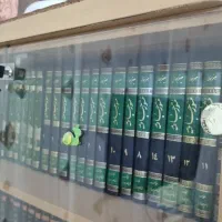 کتابخانه بزرگ‌ چوبی در شیشه ای برای مسجد مدرسه|کتابخانه، شلف، قفسه‌های دیواری|قم, هنرستان|دیوار