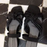 یک جفت صندل تخت مناسب سایز 39-40
