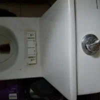 یک عدد توالت فرنگی کاملا سالم  اماده نصب