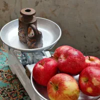 ترازوی  ۲ کیلویی  نو،سالم  با ۳ وزنه