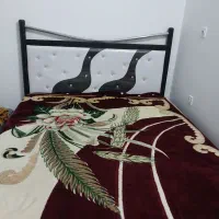تخت تمیز بدون تشک