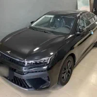 کی‌ام‌سی J7، مدل ۱۴۰۴